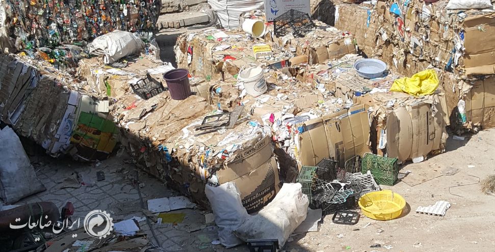کارتن پرس و کاغذ