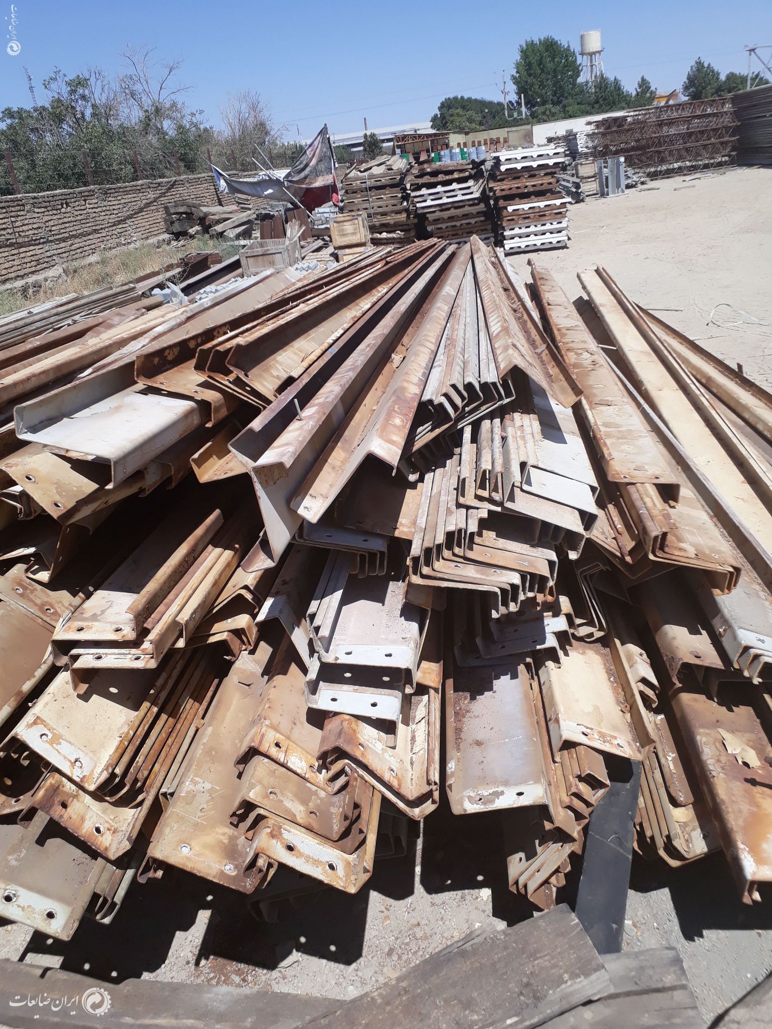 ساندویچ پانل و زد کارکرده