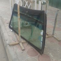 شیشه جلو اتومبیل