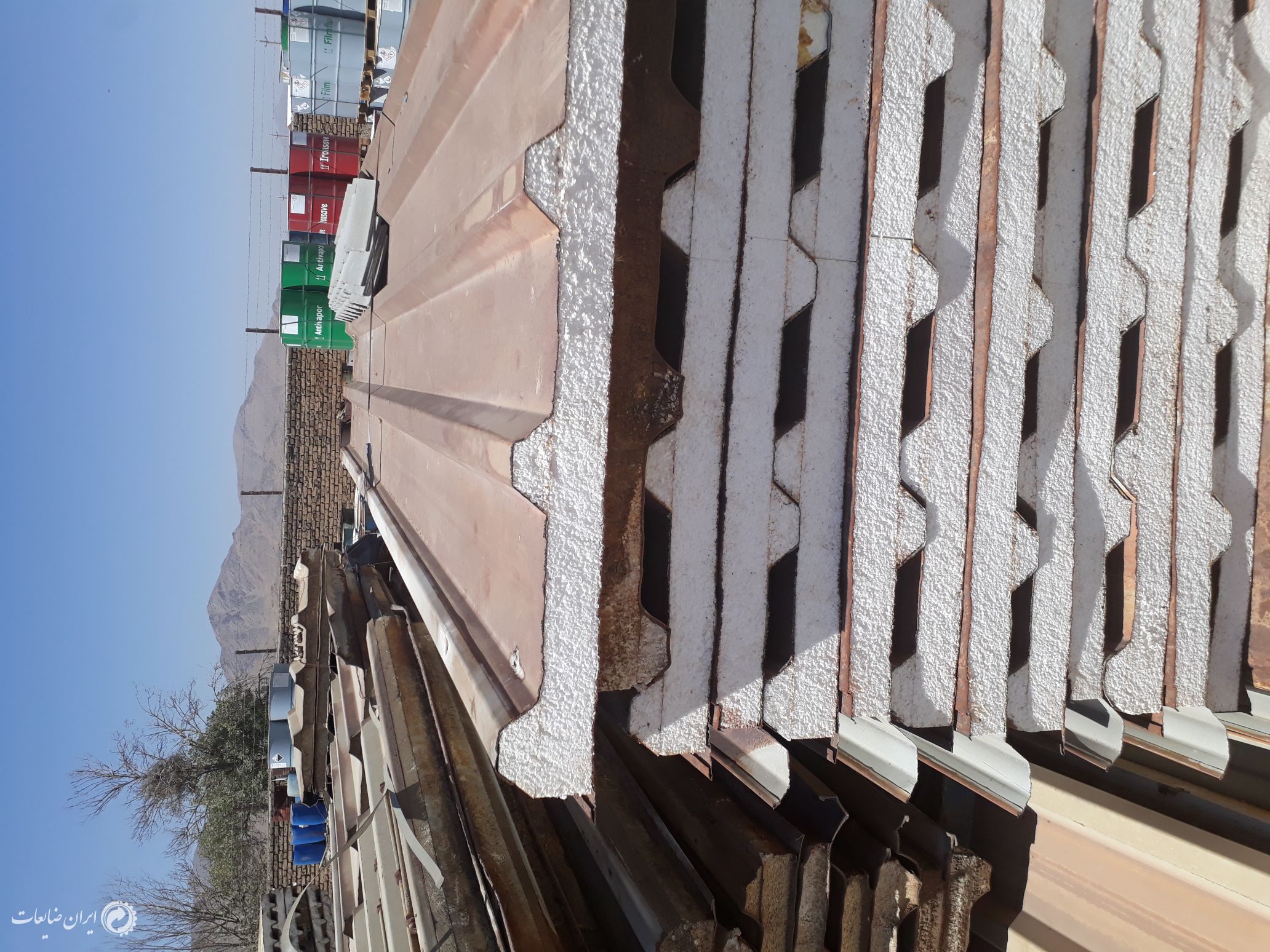 ساندویچ پانل و زد کارکرده