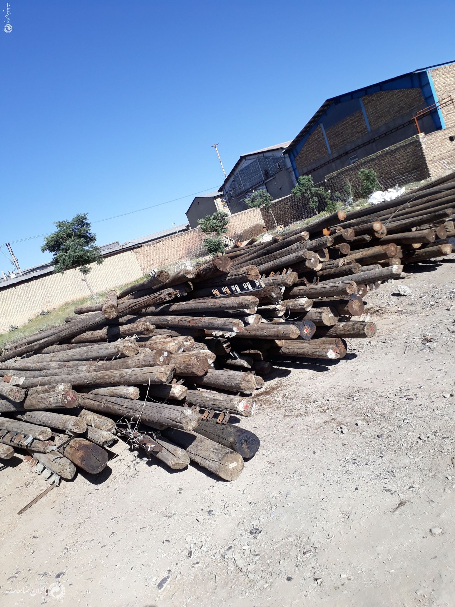 تیر چوبی برق