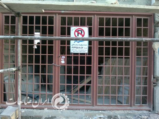 درب پارکینگ در حد نو