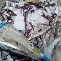 پرته کاغذبستنی فقط یک لایه نازک فویل روی