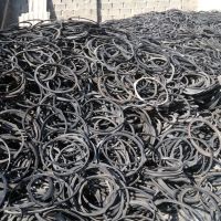 طوقه ی لاستیک سواری