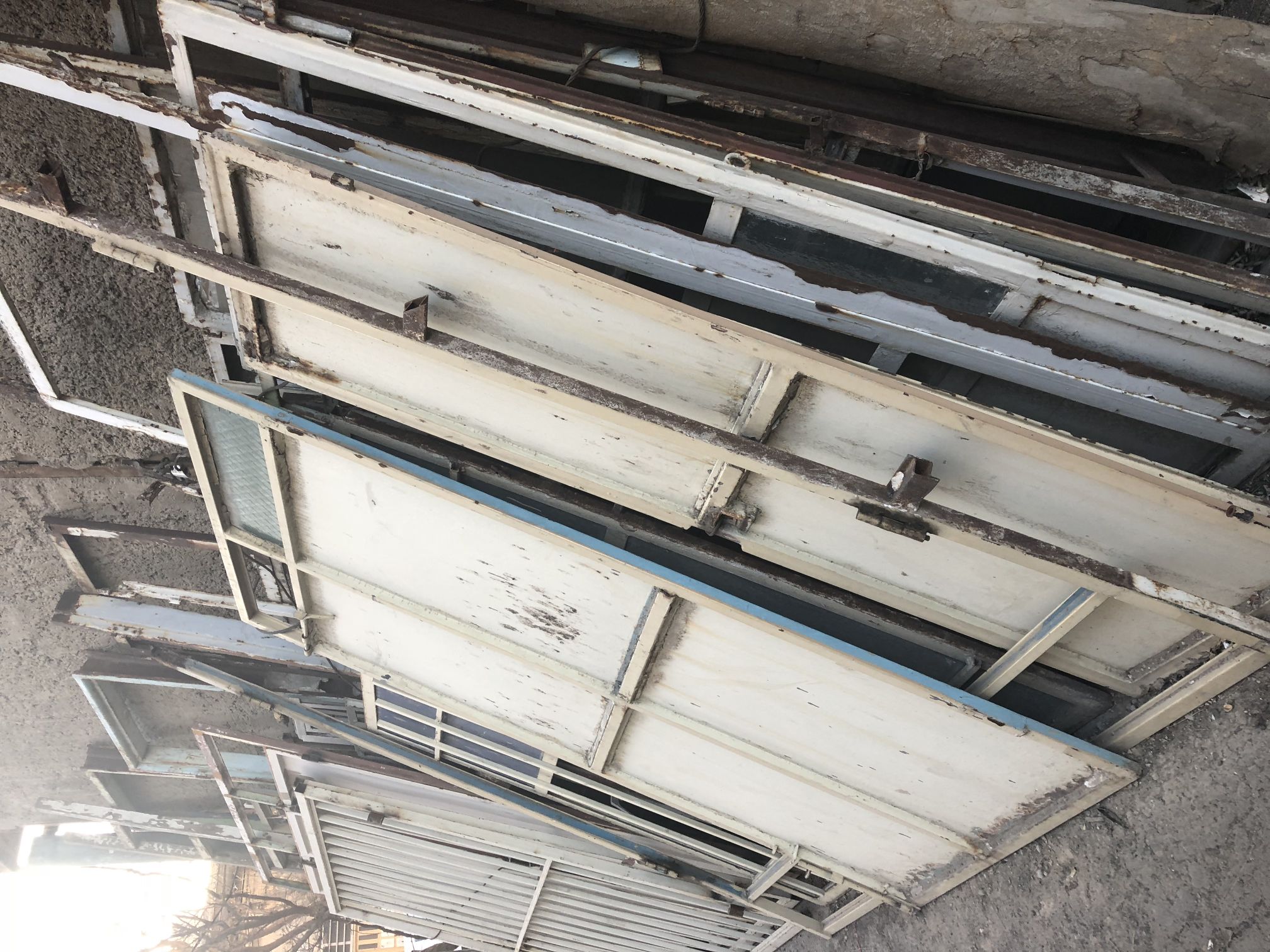 فروش ضایعات آهن درب و پنجره