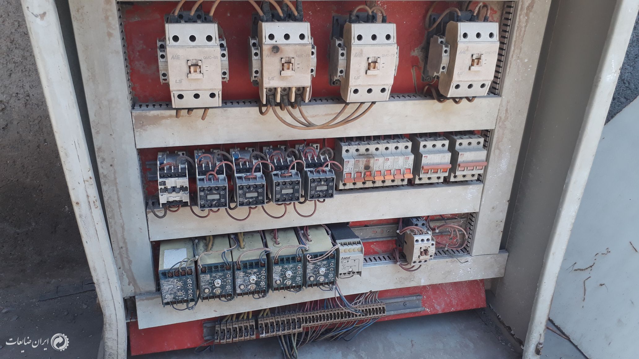 یک عدد تابلو برق سه فاز تکمیل نونو