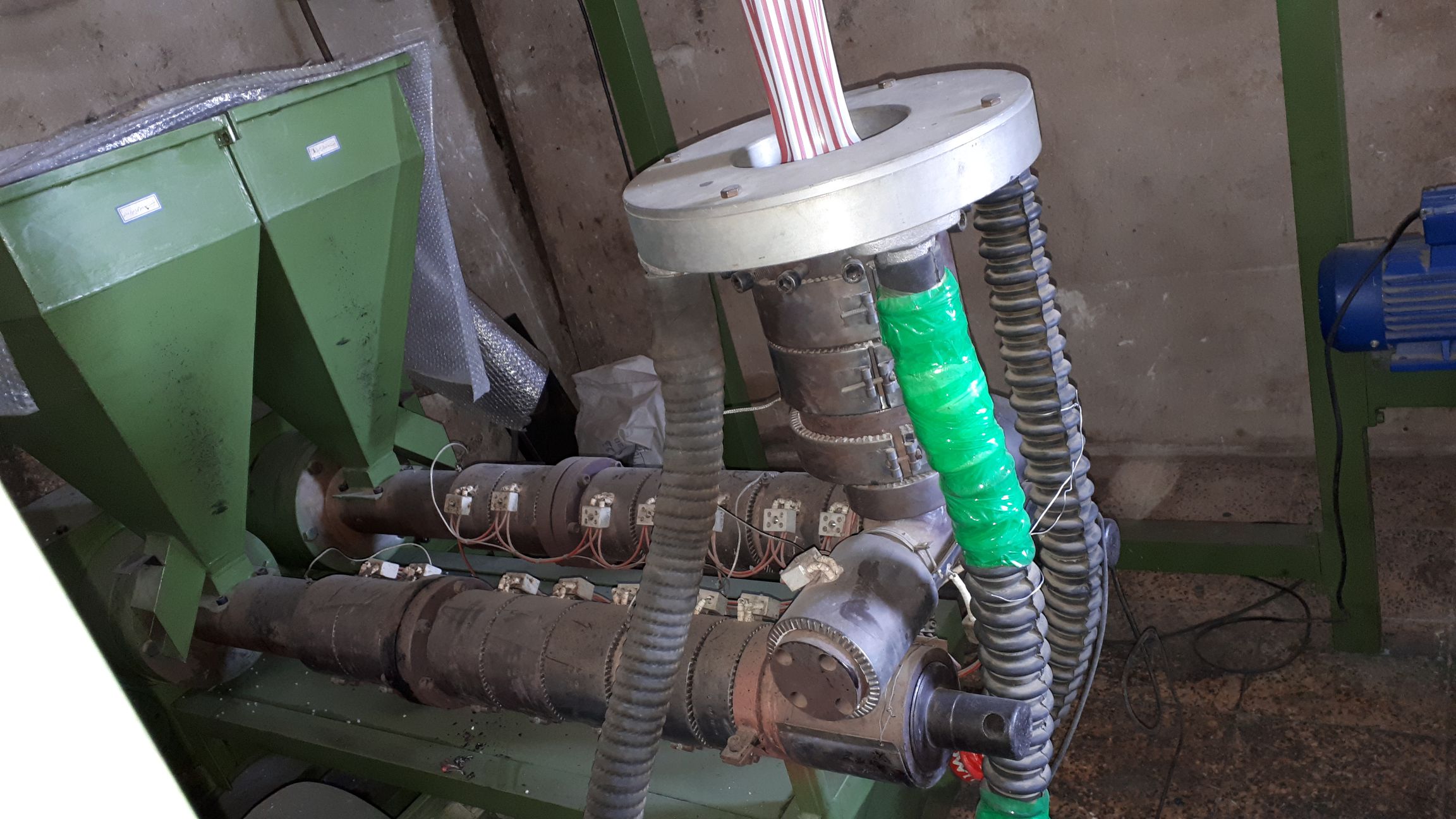 تولید نایلون دو رنگ