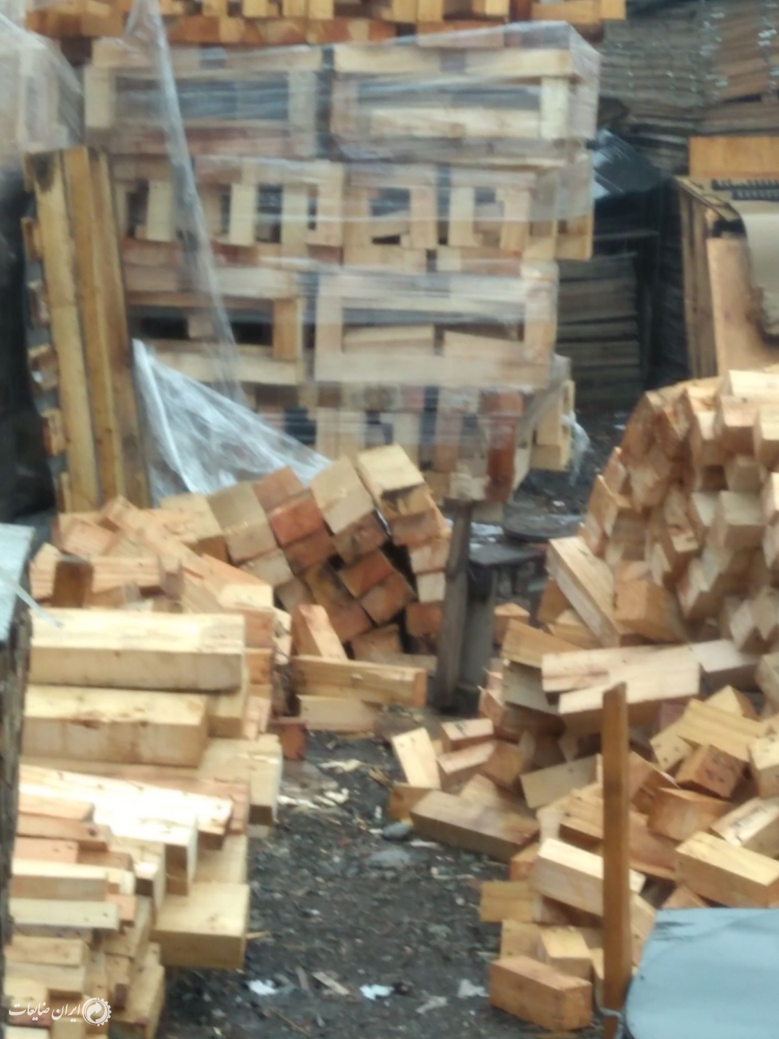 خریدار ضایعات تخته وصنذوق چوبی