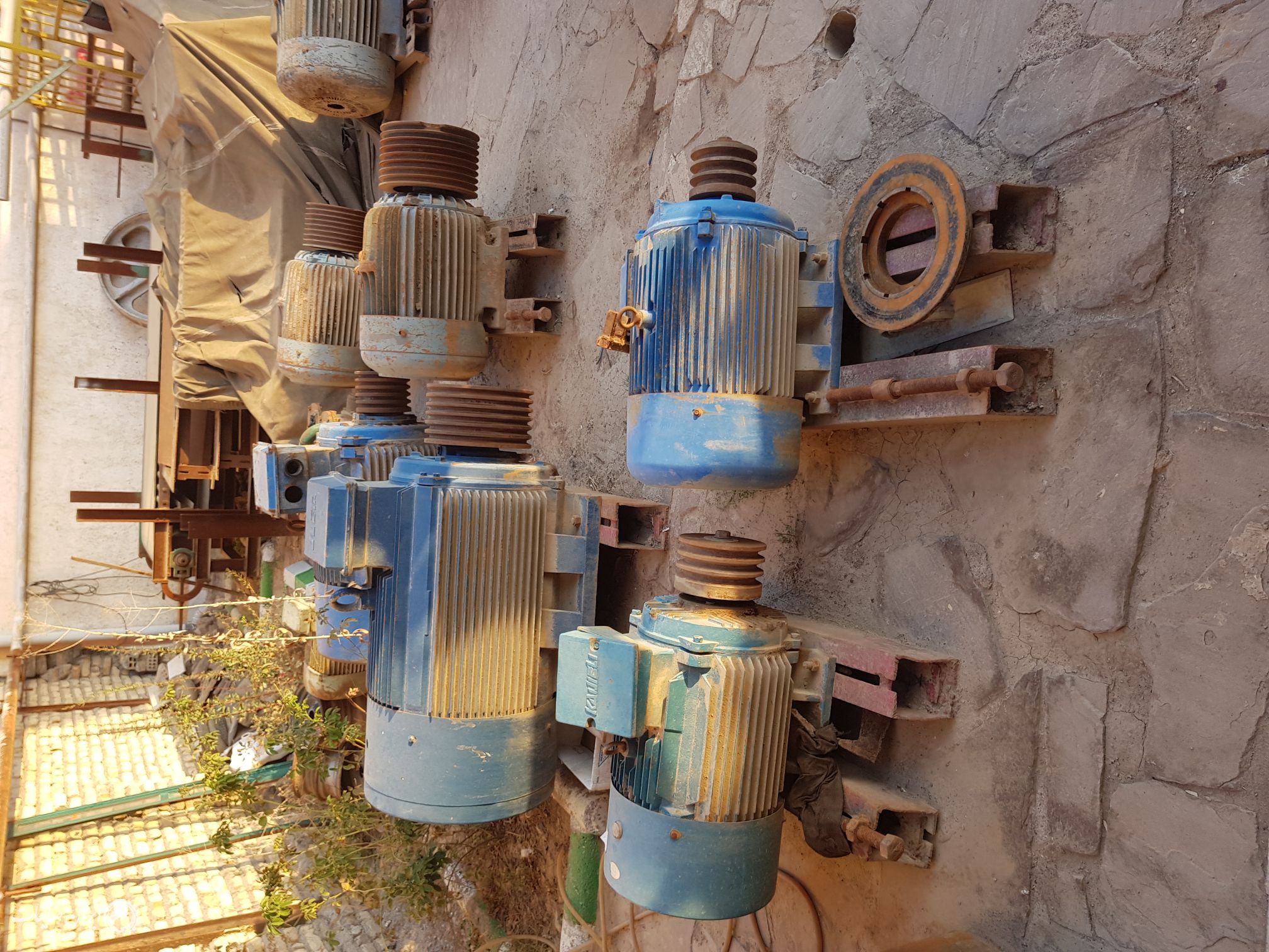 فروش تعدادی دستگاه های کارخانه اجر