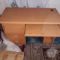 میز کامپیوتر و تلویزیون