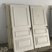 درب و قاب ساختمانی با دستگیره، سفید رنگ