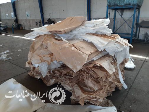 ضایعات کاغذ و دور رول استیل