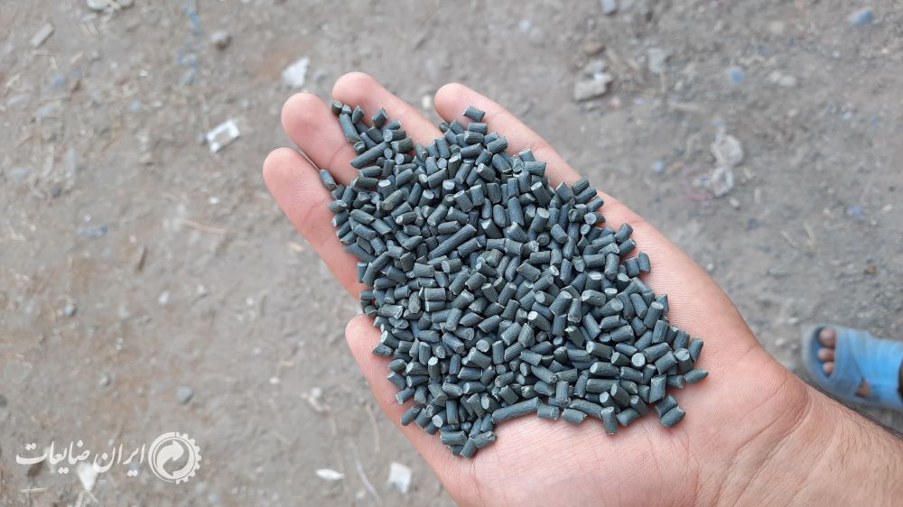 گرانولی چهار رنگ