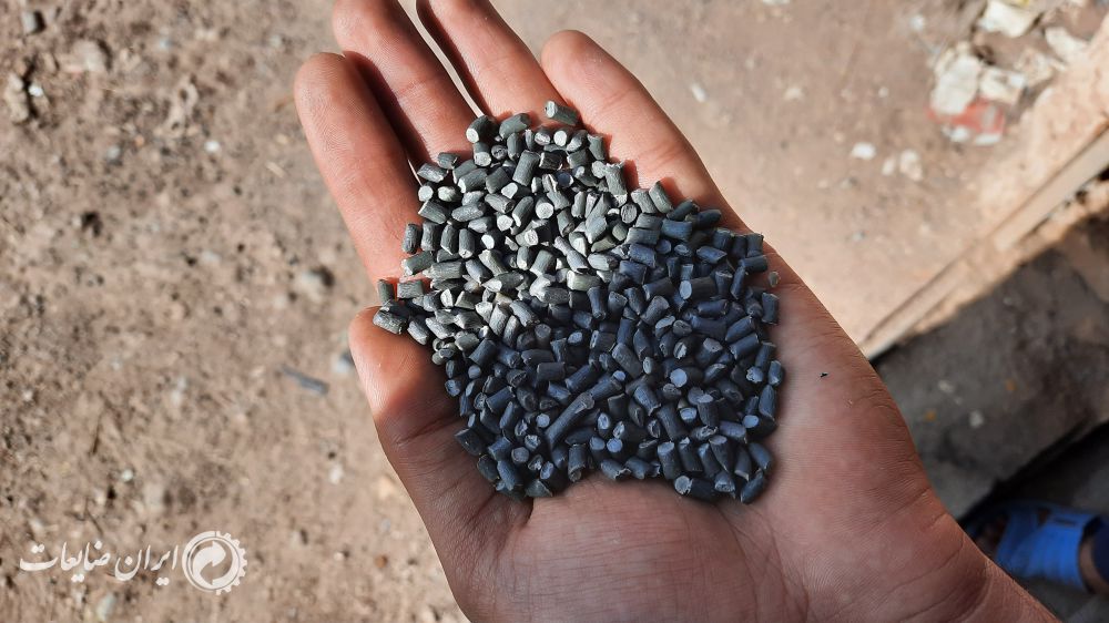 گرانولی چهار رنگ