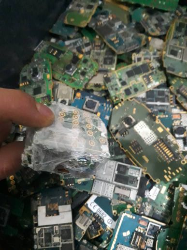 چهار کیلو گرم برد اصلی گلچین شده.۳ کیلوگرم بردچینی