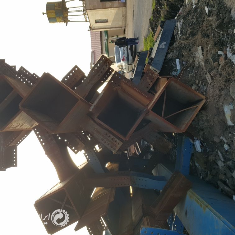 فروش تیر ورق  و تیر ورق شاخ دار با ابعاد بلند ۹متری ۳۰ میل با ابعاد ۶۰×۶۰