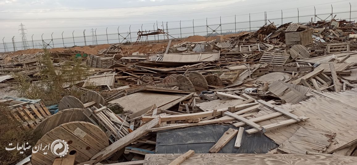 ضایعات چوب شکسته